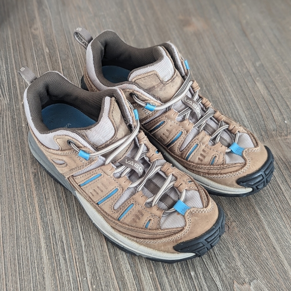 Vasque Hiking Shoes | Size 7 - Picture 3 of 9
